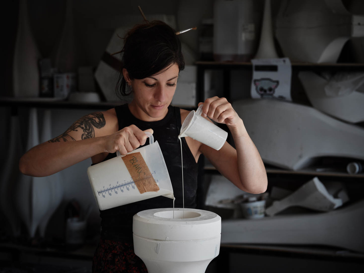 Nadège Mouyssinat dans son atelier.